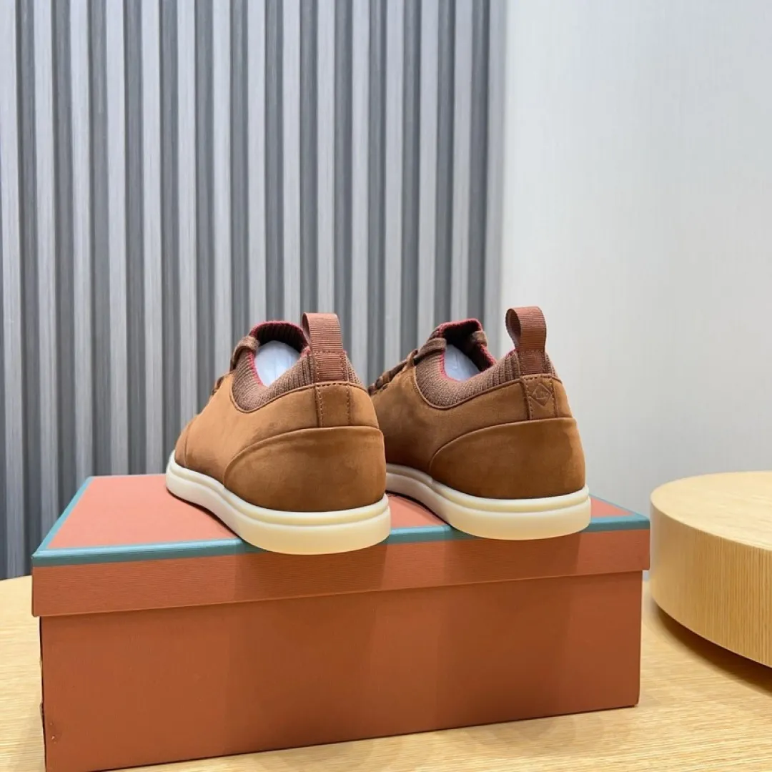 Men's men's shoes 💰P500💰[loro piana] The new moccasin shoes are popular all over the world, and the official website is selling like hotcakes. The upper is made of original first-layer cowhide and matched with original rubber soles. It is a classic. The complex craftsmanship and meticulous structure make the shoes light and soft, allowing you to walk comfortably and freely. Perfect for summer wear. Yardage: 38-45. (45 is custom-made and cannot be returned or exchanged)